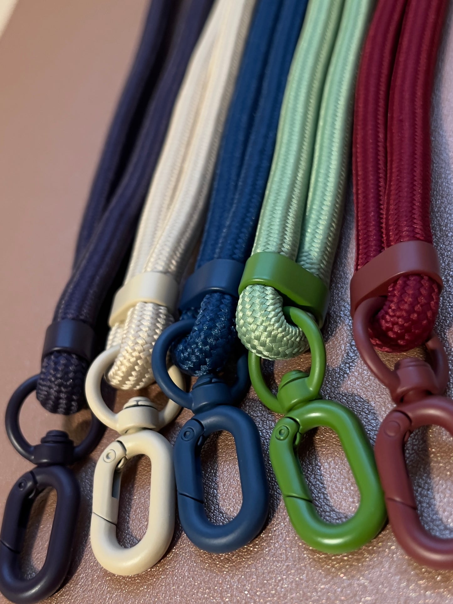 Adjustable cord crossbody lanyard